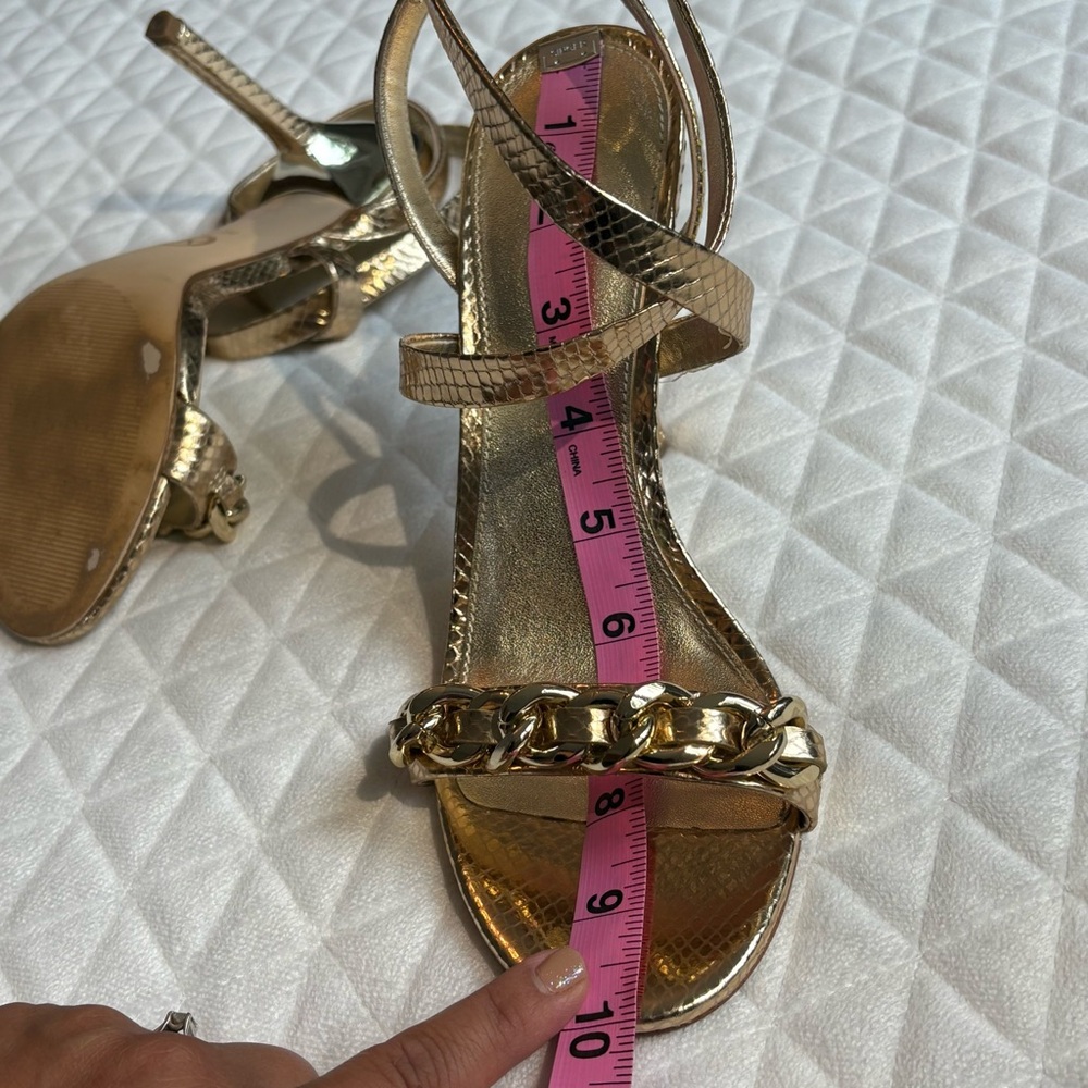 MICHAEL Michael Kors Asha womens Sandal Heel shoes Sz 8.5 gold Reptile embossed - Picture 10 of 10